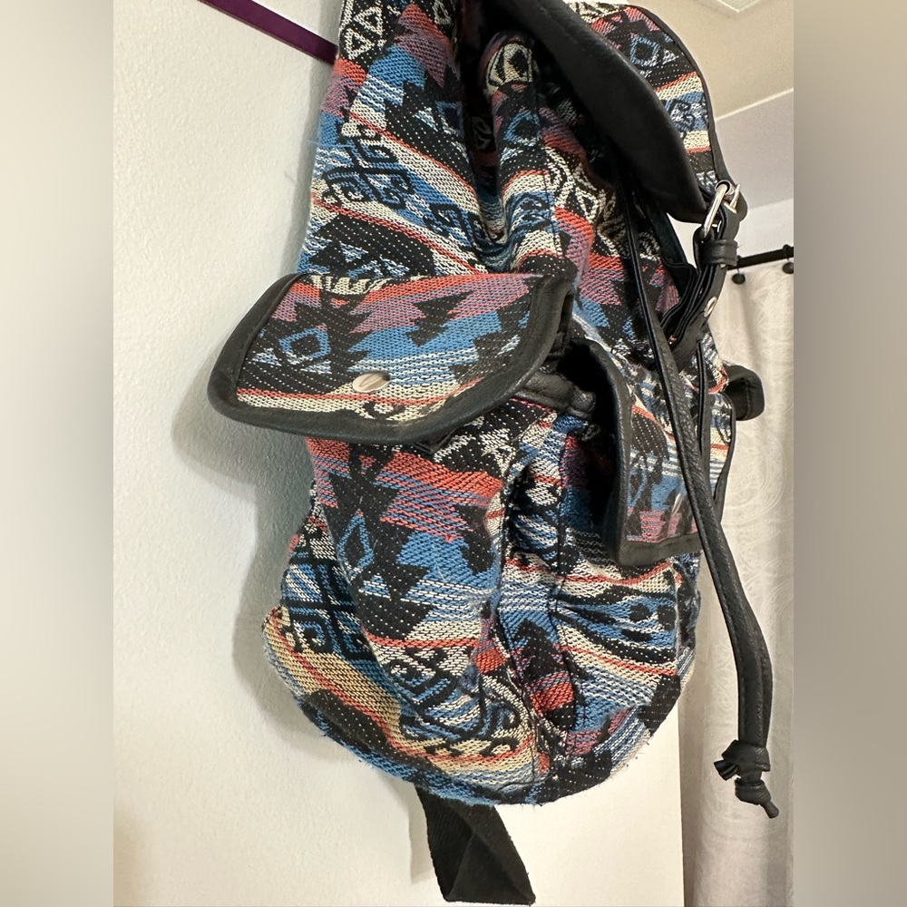 Tribal Pattern Backpack - Picture 6 of 12